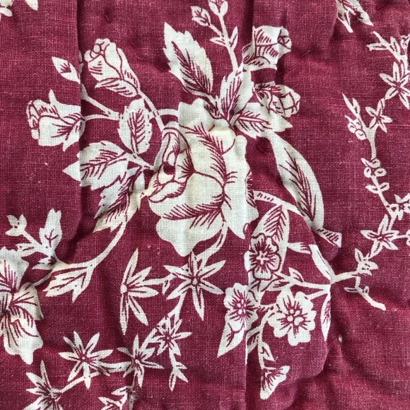 EUC Burgundy Floral Design Quilt - Throw - Reversible with Channel Stitching - Picture 5 of 14